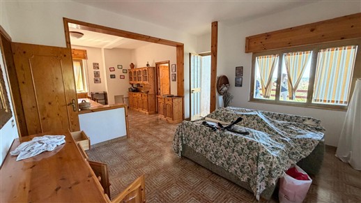 Villa Panoramica In Buone Condizioni Con Trullo Comunicante.